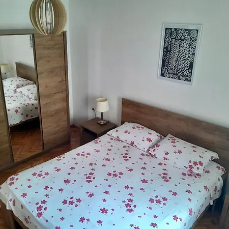 Ikar Apartman *